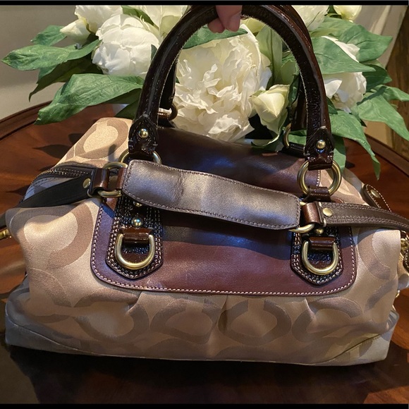 Cream Coach Purse - Picture 2 of 4